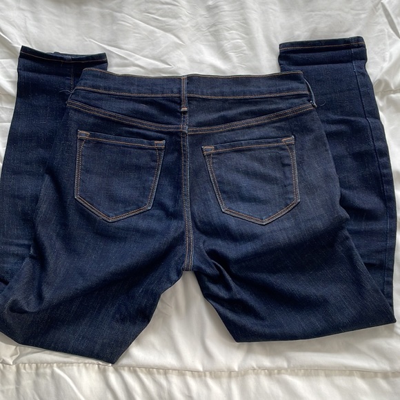Old Navy Curvy Mid-rise dark blue skinny Jean size 4 - Picture 3 of 3